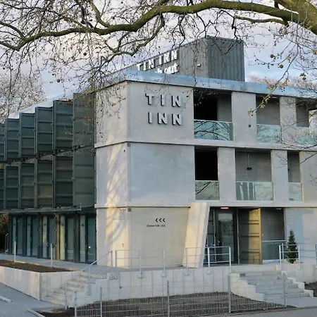 Tin - - Aus Hochwertig Ausgebauten Ueberseecontainern Hotel Hueckelhoven