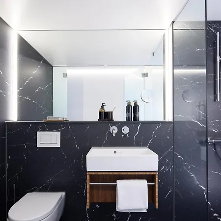 Tin Hotel 3*