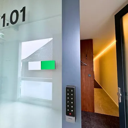 Tin - - Aus Hochwertig Ausgebauten Ueberseecontainern Hotel