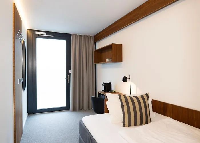 Tin 3* 许克尔霍文