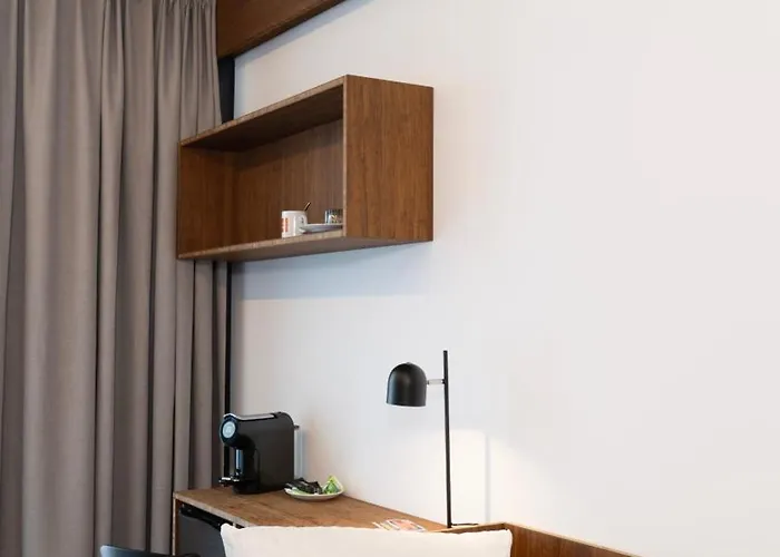 Tin 3* 许克尔霍文